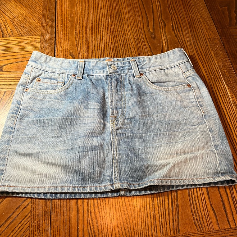 7 FOR ALL MANKIND DENIM SKIRT. SIZE 28. GOOD PRELOVED .